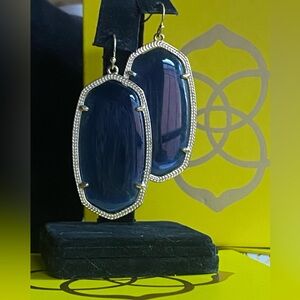🤩KENDRA SCOTT🤩 Classic Danielle Large Earrings - Navy Blue Stone in Silver tone